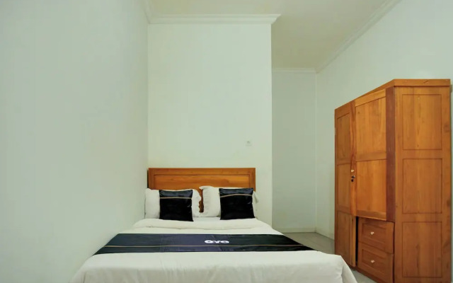 OYO 94690 Twin Kostel