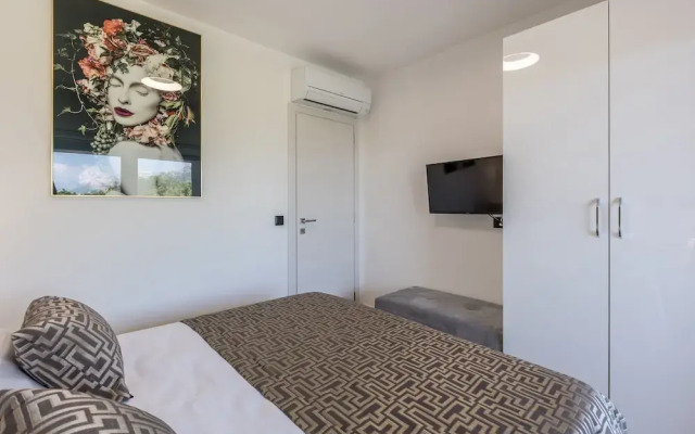 Scenic Kastel Luksic Apartments