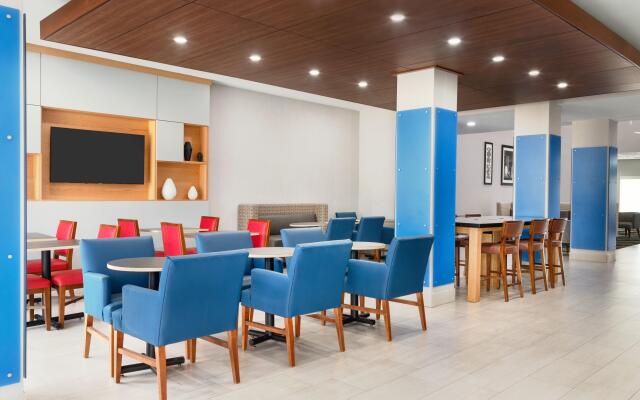 Holiday Inn Express Inn & Suites Searcy by IHG