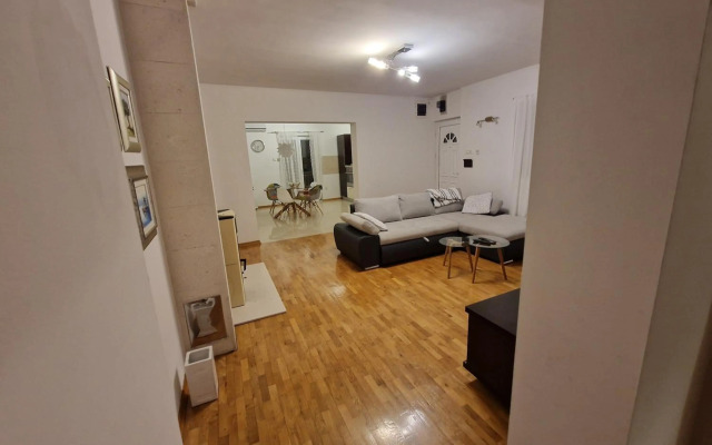 Big apartment with garden