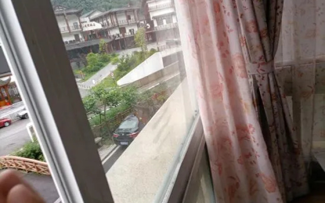 Yunmu Inn