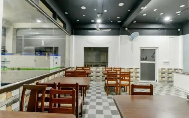 OYO 24373 Hilite Inn