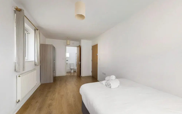 Cozy London Stratford Apartment With Gym