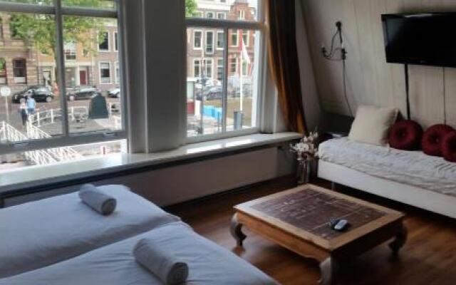 Nando's B&B Utrecht City Centre