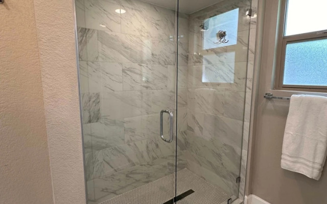 Citrus Grove Heated Pool Putt Grn Gameroom