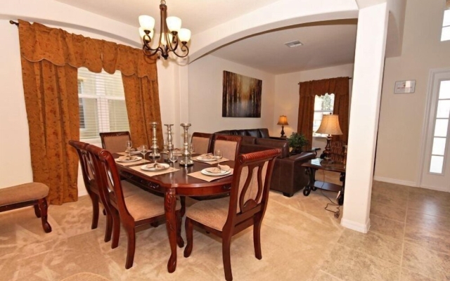 Dreamy 6 Bedroom Vacation Home - 499