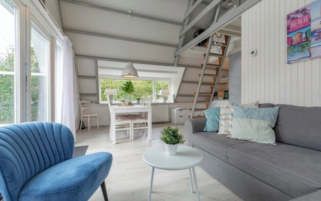 Relaxing Home by the Beach