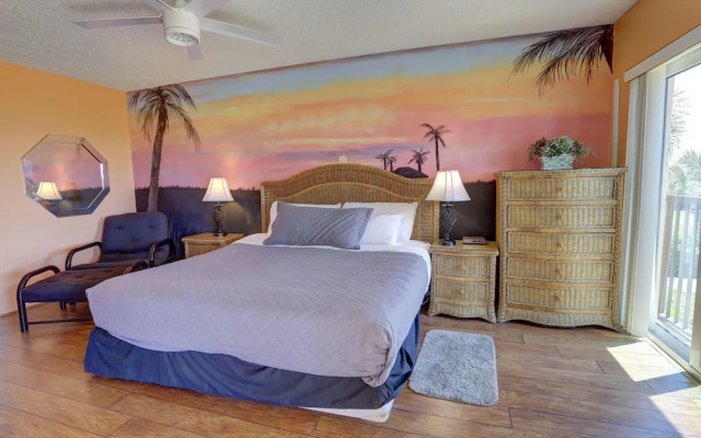 Land's End 11-202 Beach Front