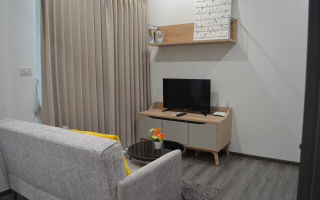 Wooden Suites (The Rich @Sathorn-Taksin)