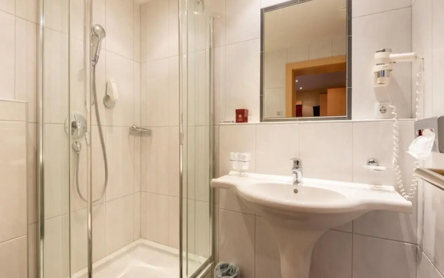 Nice Apartment in Langenfeld With Garden