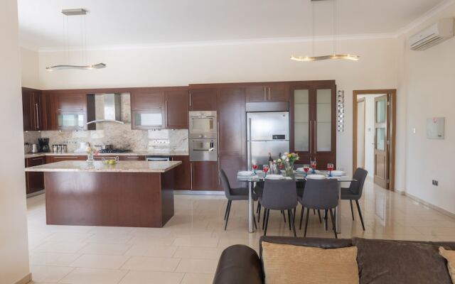 Protaras Holiday Villa Pa7 Private 7 Bedroom Villa