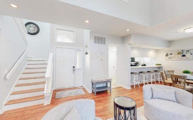 7611 Huntington Villas