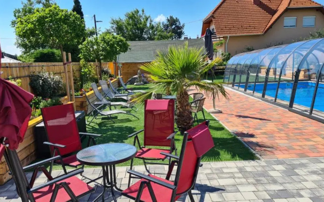 U8 apartmanház
