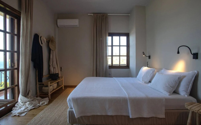 Luxury Seaview Apartment, 1min Walk From Beach!