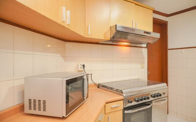 Homey And Cozy Stay 2Br Puri Casablanca Apartment
