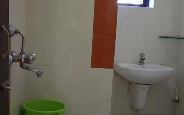 Reba Beach Resort - Hostel
