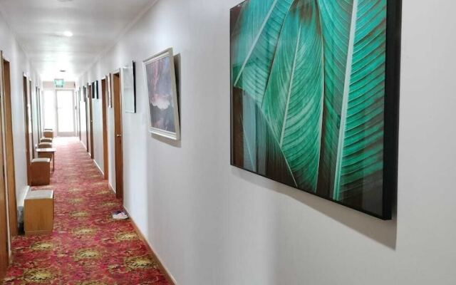 White Horse Inn Restaurant & Motel