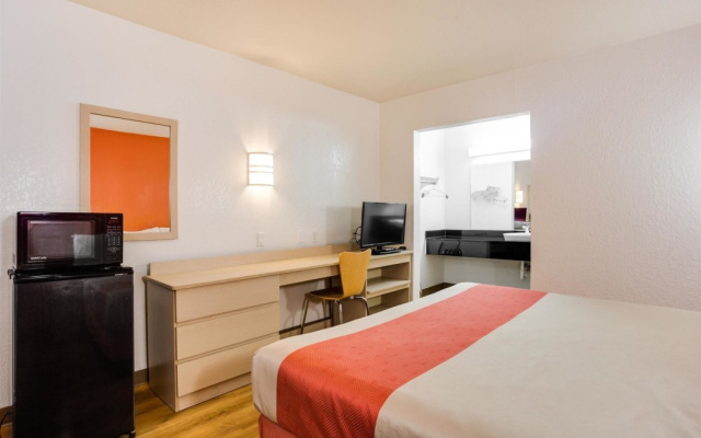 Motel 6 Fayetteville