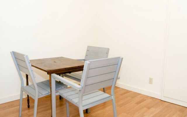 Nice - New & Clean Berkeley Studio