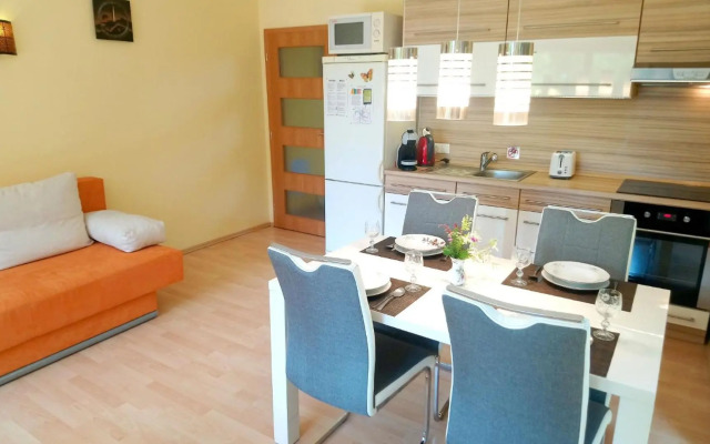 Lovely apartment, Garden, Parking, Wifi, Netflix