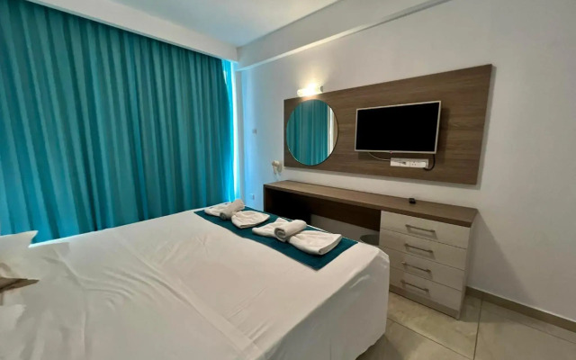 Sunny Blue Hotel