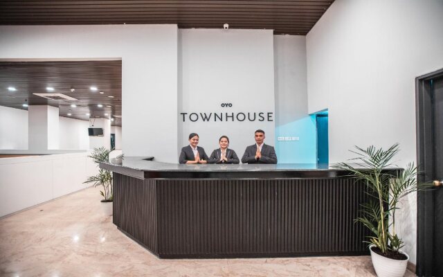 Super OYO Townhouse 1 Hotel Salemba