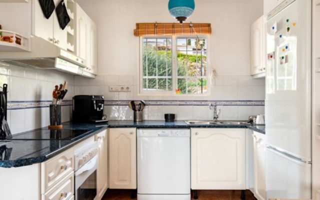 House - 3 Bedrooms with Pool, WiFi and Sea views - 107890