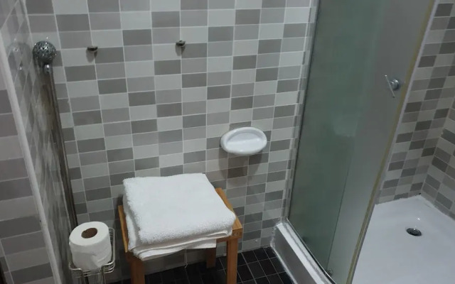 Sim court 1 safe court apartment