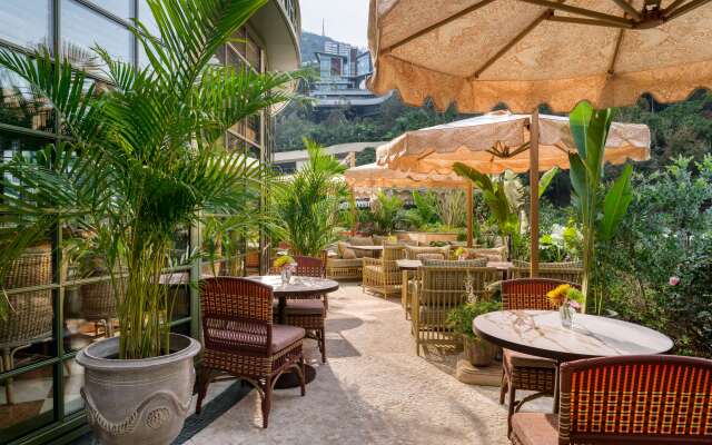 Island Shangri-La, Hong Kong
