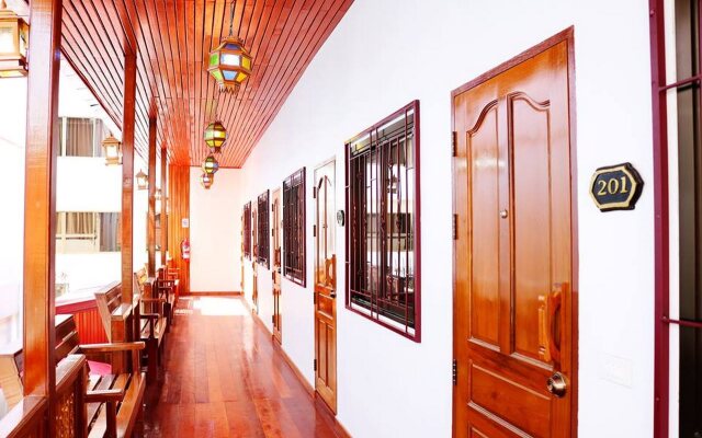 Apilapa Hotel&Hostel