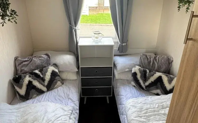3 Bedroom Stunning Caravan Justin