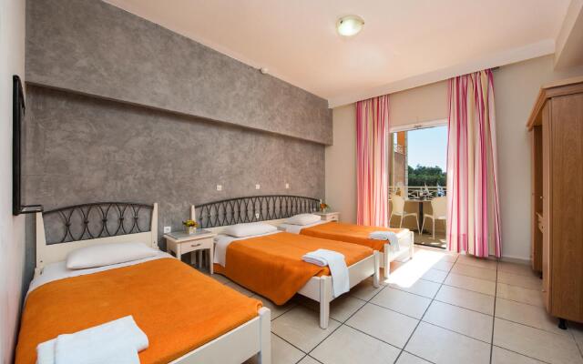 Kavos Plaza Hotel