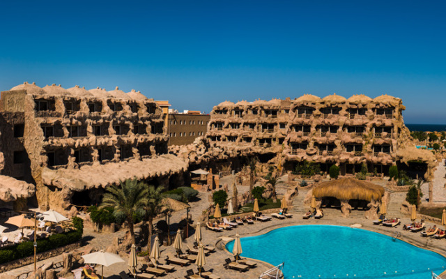 Caves Beach Resort Hurghada