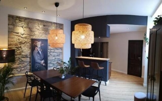Center Arena Design Apartments with terrace