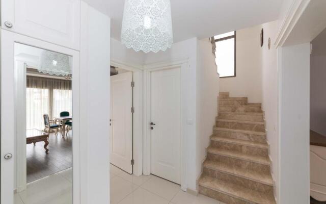 Villa Gunes 2 Icmeler Daily Weekly Rentals
