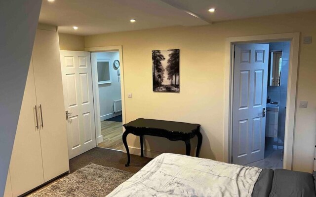 Lovely 3-bed Flat in London