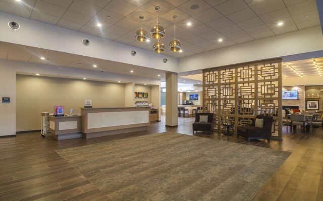 Hampton Inn Chicago North-Loyola Station