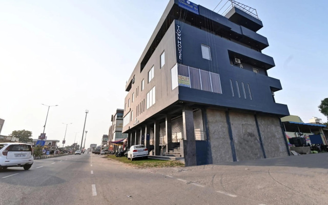 OYO Townhouse 504 by My Stay