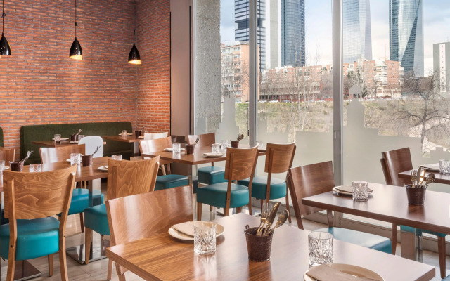 Hotel Madrid Chamartín Affiliated by Meliá