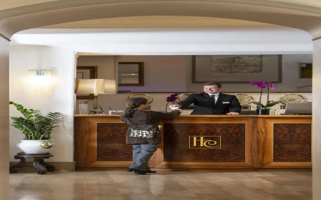 Hotel Cecil