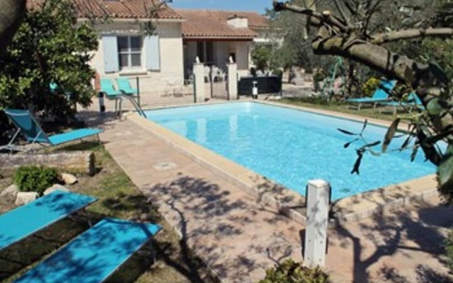 Villa With 3 Bedrooms in Maillane, With Private Pool, Enclosed Garden