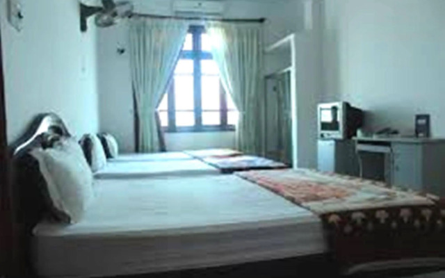 Vuon Hong Hotel