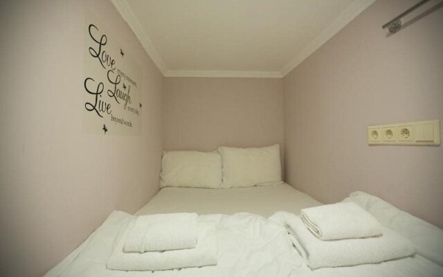 Capsule Hotel InterQUBE Chistye Prudy