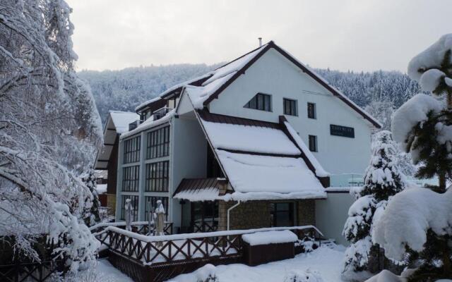 Yaremche Club Hotel