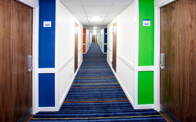 Holiday Inn Express London City by IHG