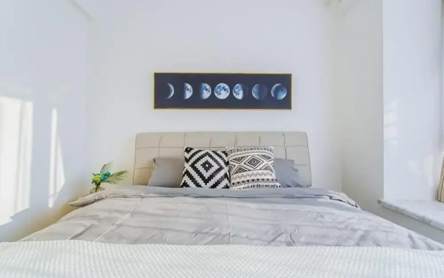 Locals Boutique Apartment Huafa Plaza 15