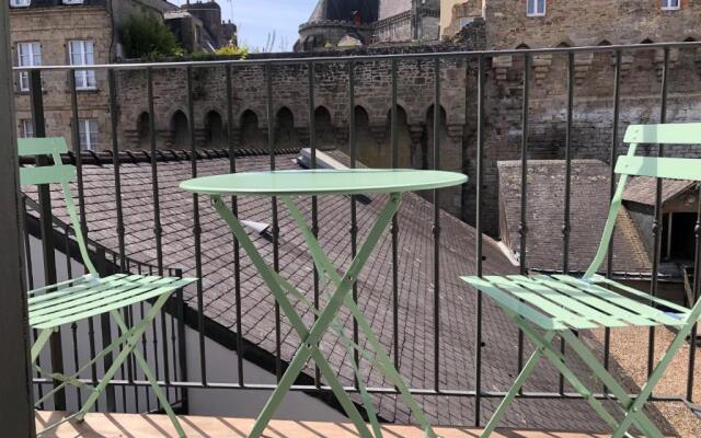VUE SUR REMPARTS - Coeur de Vannes- 2CH