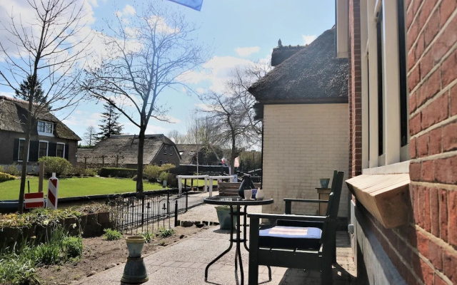 Wonderful Mansion in Giethoorn near Museum with Terrace
