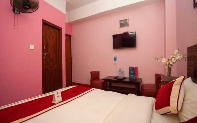 OYO 195 Global Hotel and Restaurant