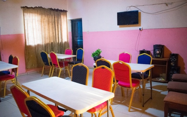 Moye Hotel Sagamu